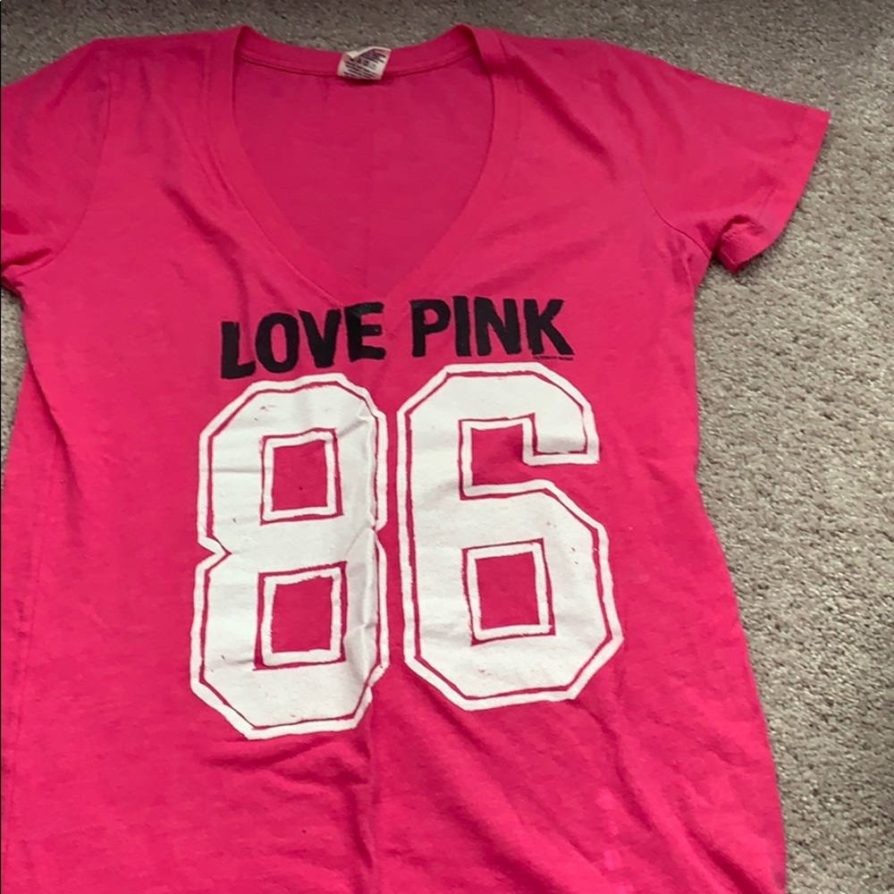 Pink v-Neck T-Shirt